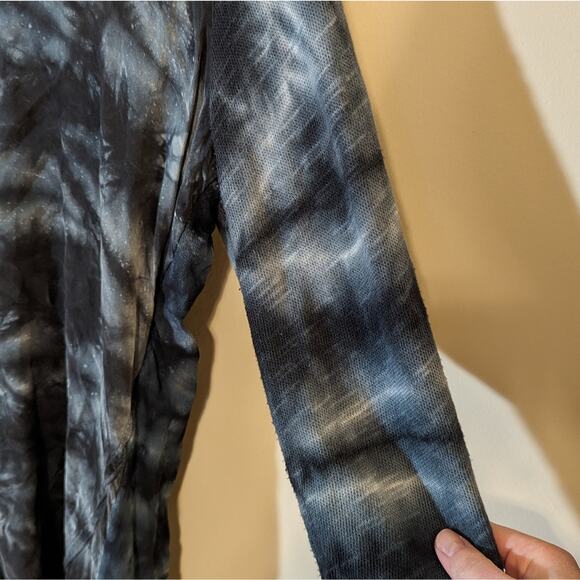 Soft Surroundings Tie Dye Tunic Top Long Sleeve Button Collar Size Medium - Picture 5 of 8